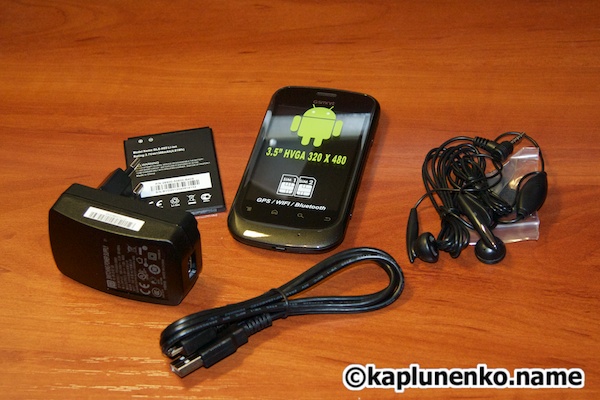 Gsmart G1342 – все что входит в комплект Gsmart G1342 – зарядное устройство, аккумулятор, кабель, гарнитура и сам смартфон